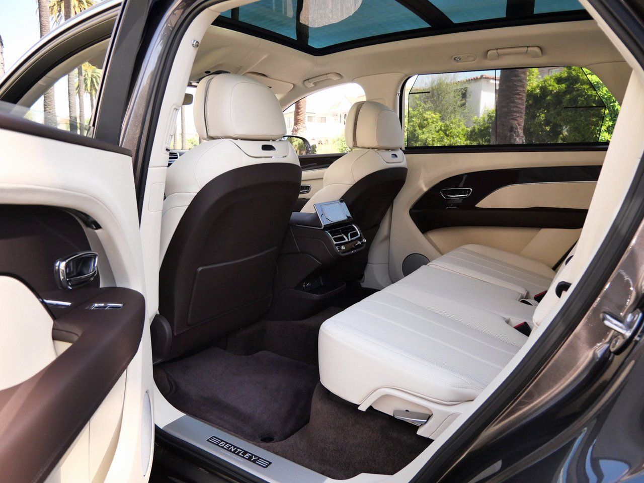 2025 Bentley Bentayga EWB Lawrence KS