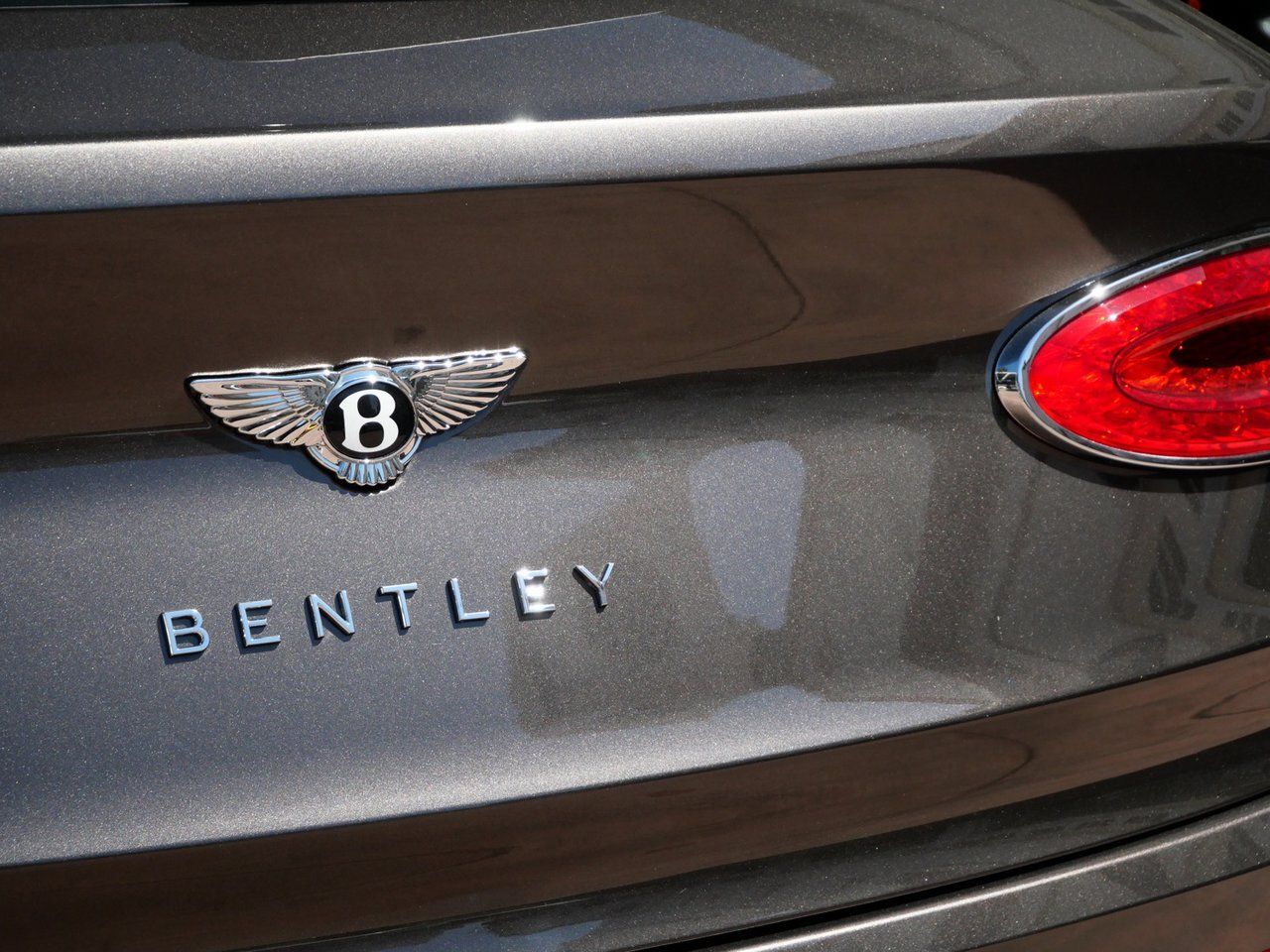 2025 Bentley Bentayga EWB Lawrence KS