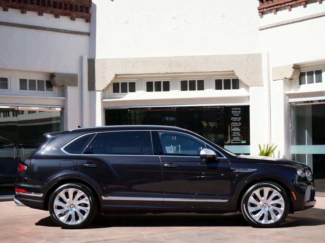 2025 Bentley Bentayga EWB Mulliner Lawrence KS
