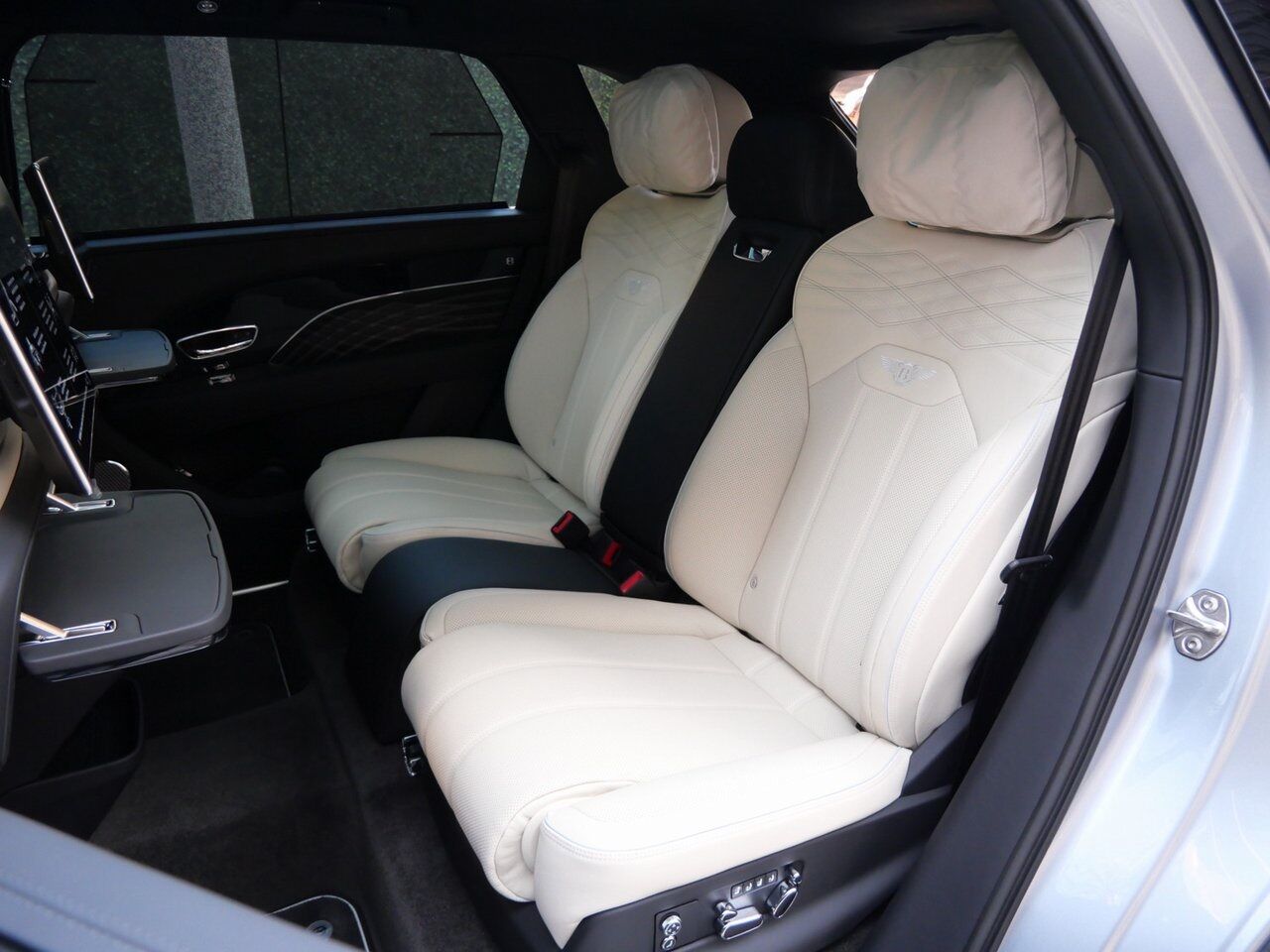 2025 Bentley Bentayga EWB Mulliner Lawrence KS