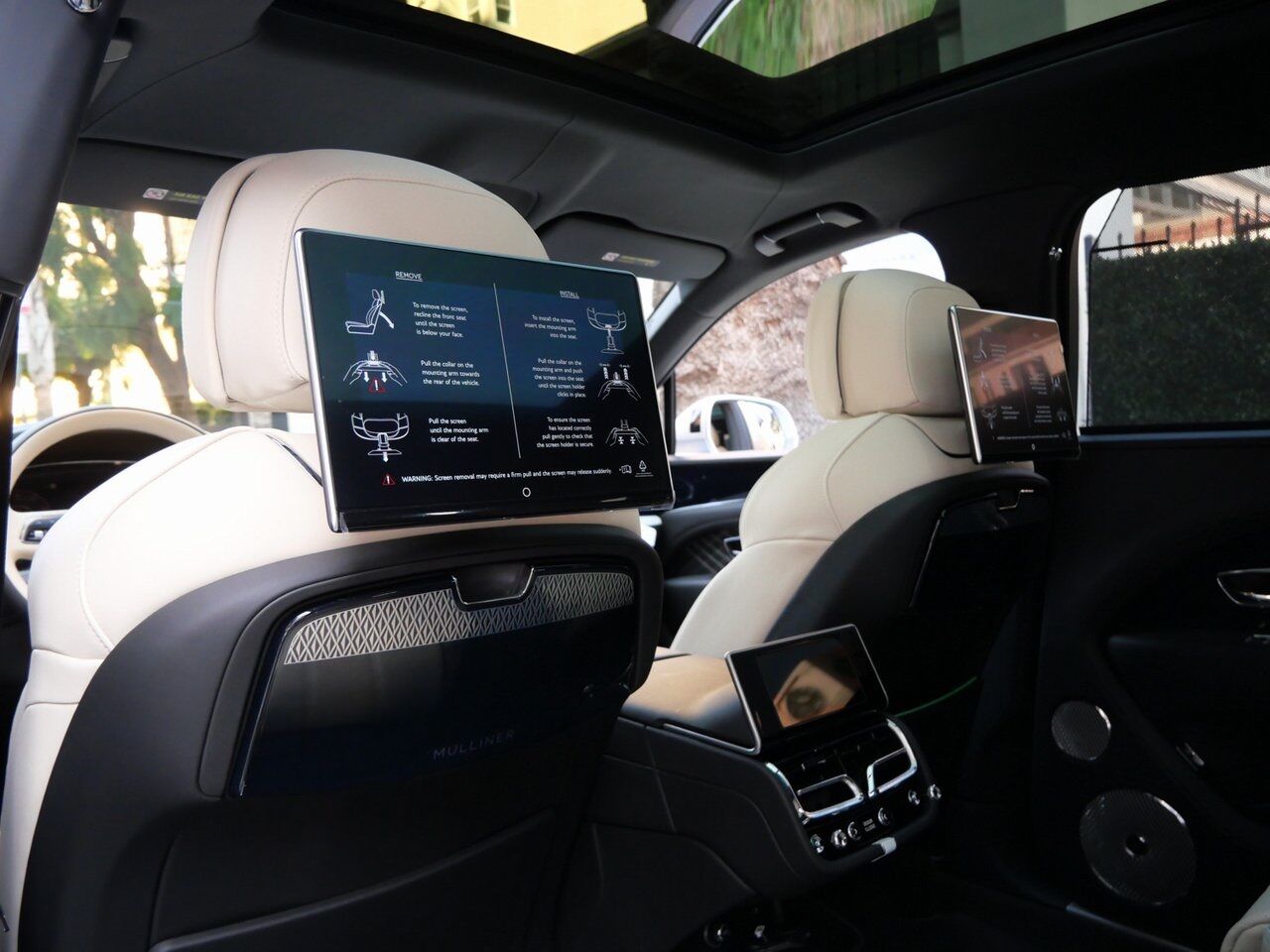 2025 Bentley Bentayga EWB Mulliner Lawrence KS