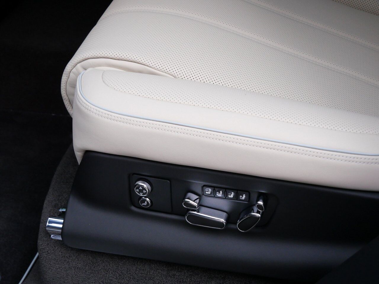 2025 Bentley Bentayga EWB Mulliner Lawrence KS