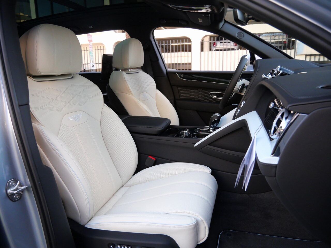 2025 Bentley Bentayga EWB Mulliner Lawrence KS