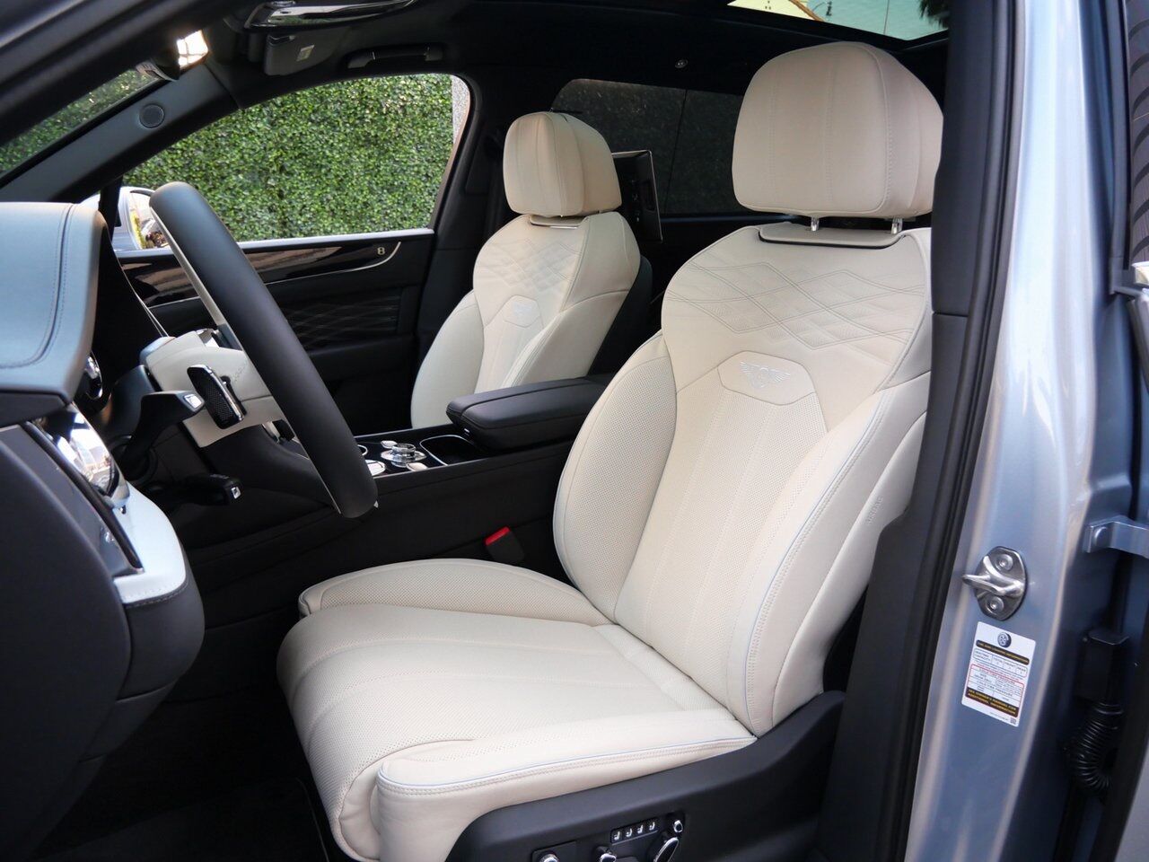 2025 Bentley Bentayga EWB Mulliner