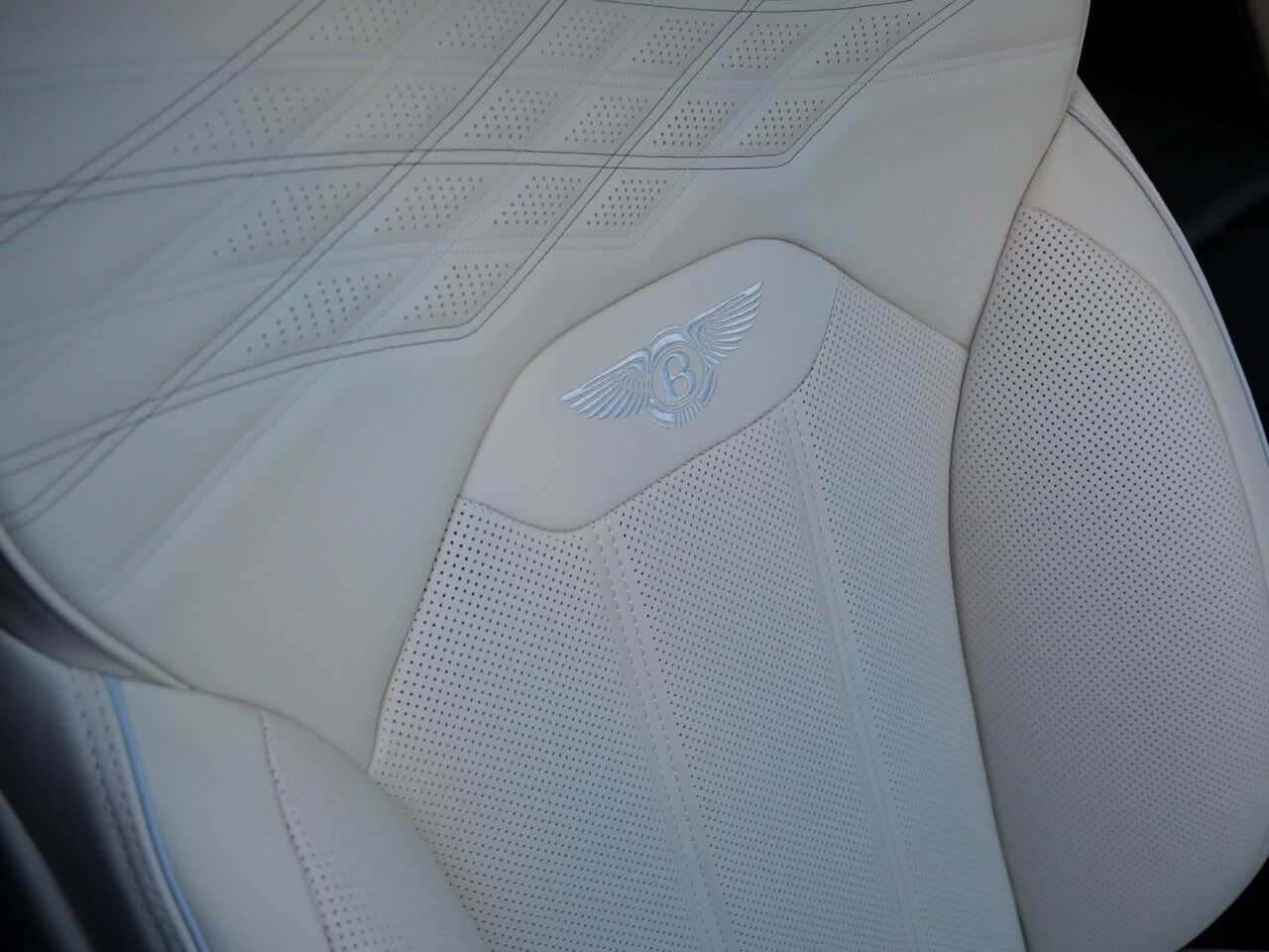 2025 Bentley Bentayga EWB Mulliner Lawrence KS