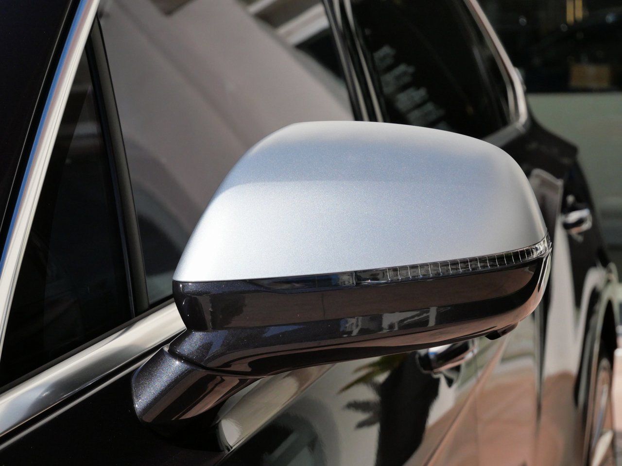 2025 Bentley Bentayga EWB Mulliner Mulliner Lawrence KS