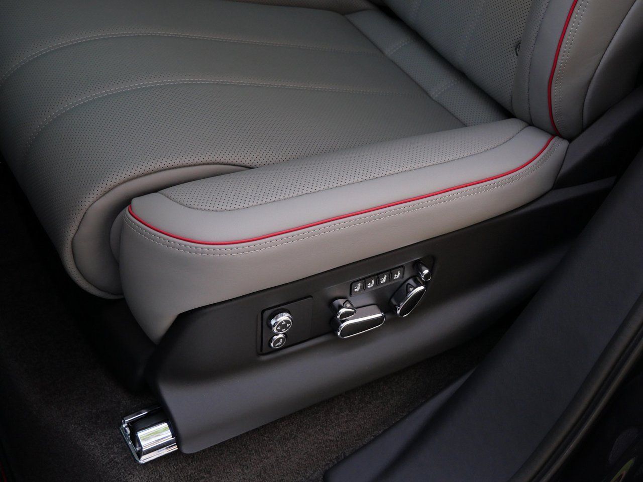 2025 Bentley Bentayga EWB Mulliner Mulliner Lawrence KS