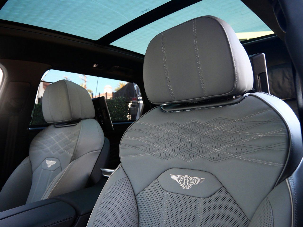 2025 Bentley Bentayga EWB Mulliner Mulliner Lawrence KS