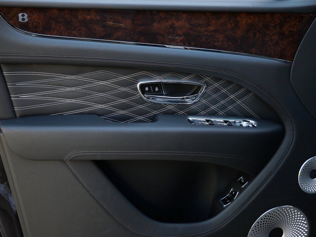 2025 Bentley Bentayga EWB Mulliner Mulliner Lawrence KS