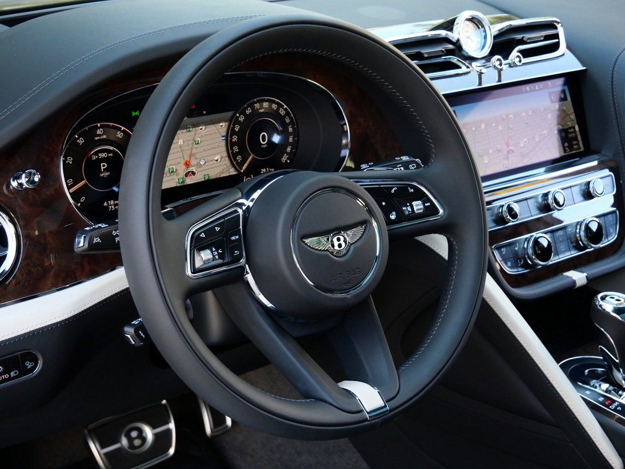 2025 Bentley Bentayga EWB Mulliner Mulliner Lawrence KS