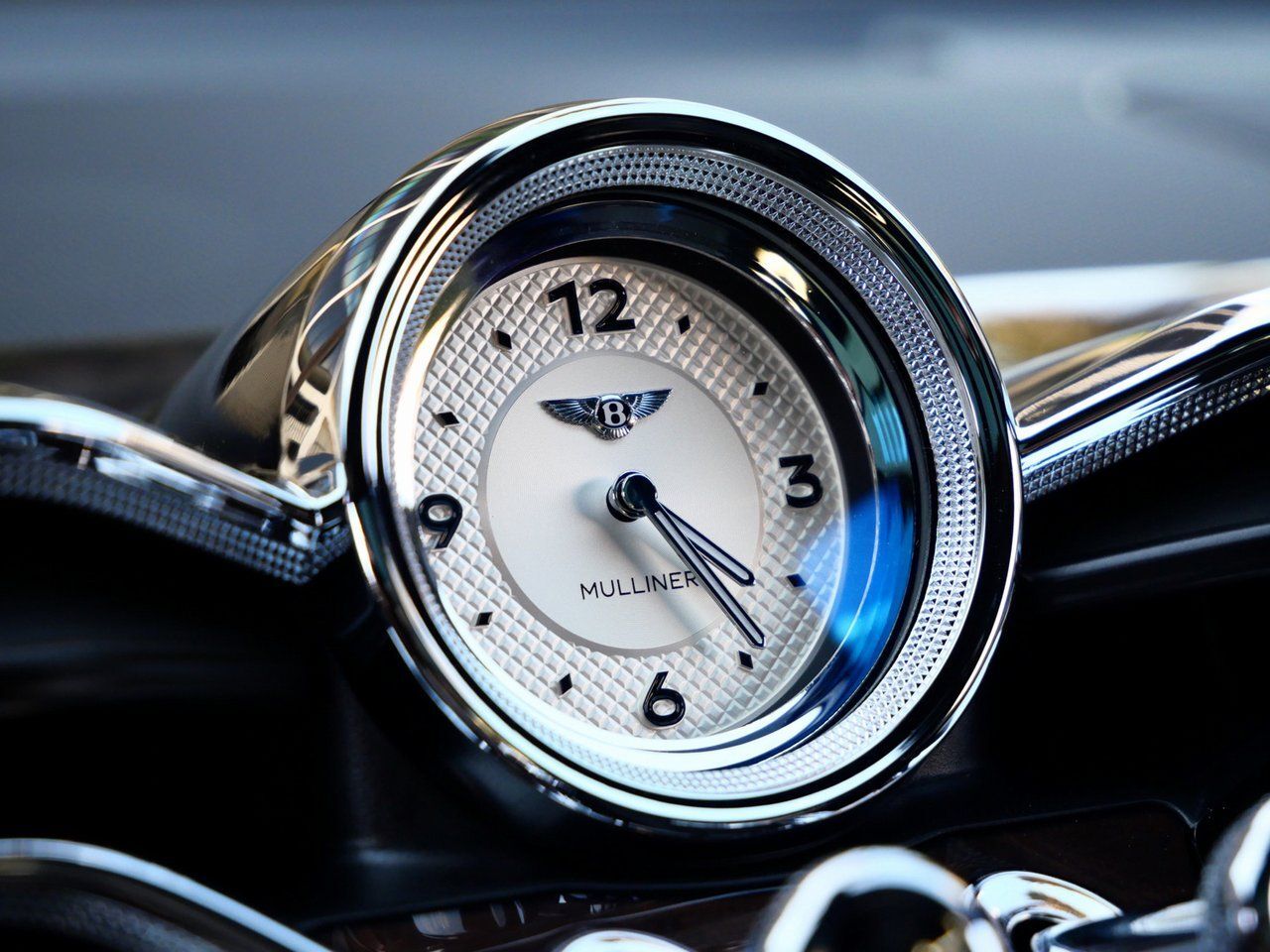 2025 Bentley Bentayga EWB Mulliner Mulliner Lawrence KS