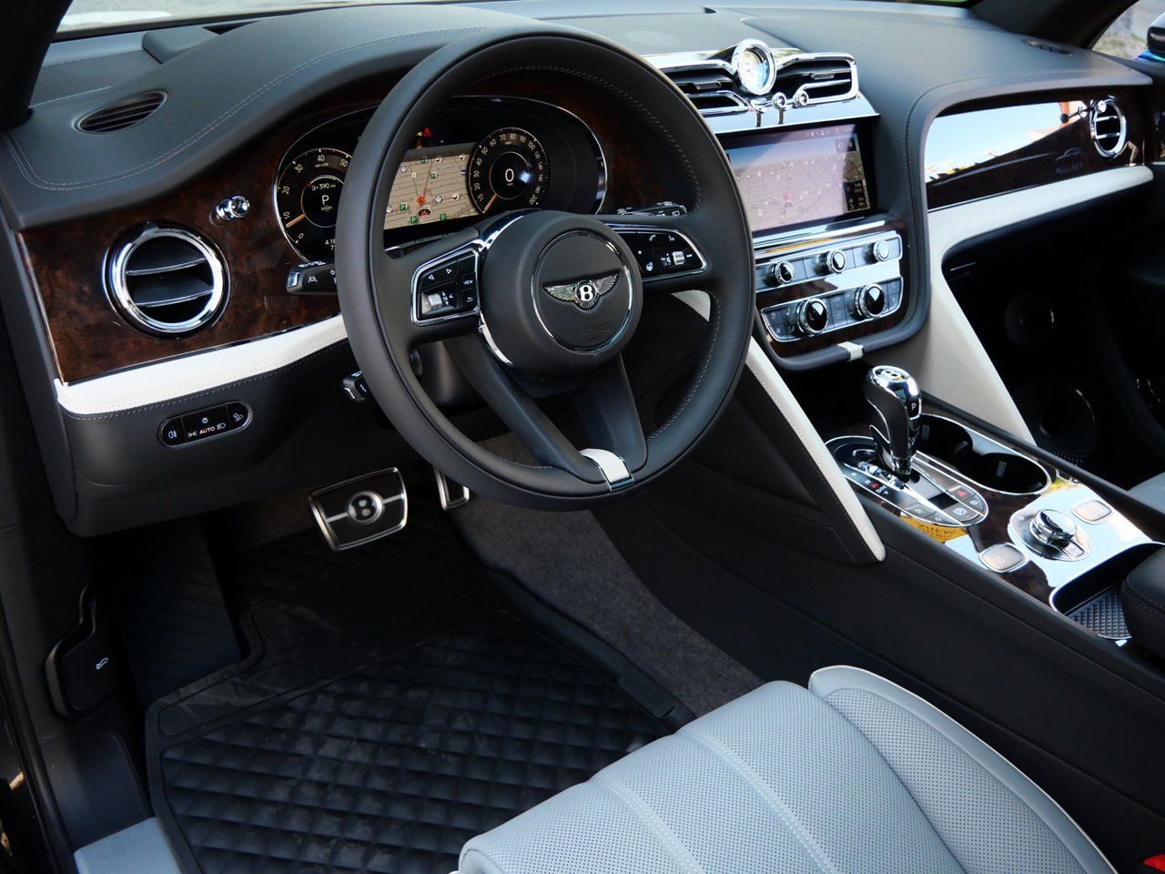 2025 Bentley Bentayga EWB Mulliner Mulliner Lawrence KS