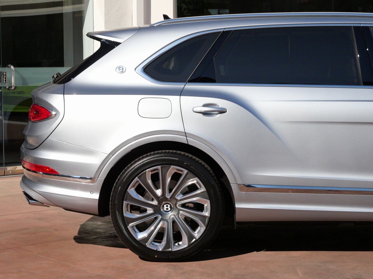 2025 Bentley Bentayga EWB Mulliner Lawrence KS