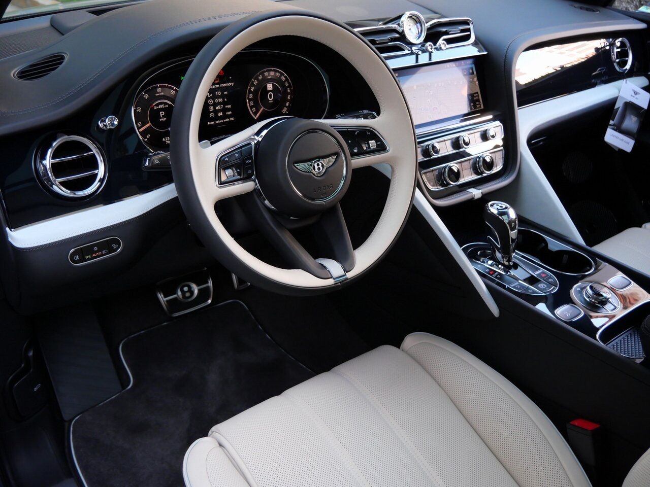 2025 Bentley Bentayga EWB Mulliner Lawrence KS