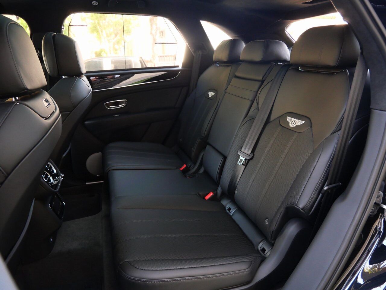 2025 Bentley Bentayga Hybrid Lawrence KS