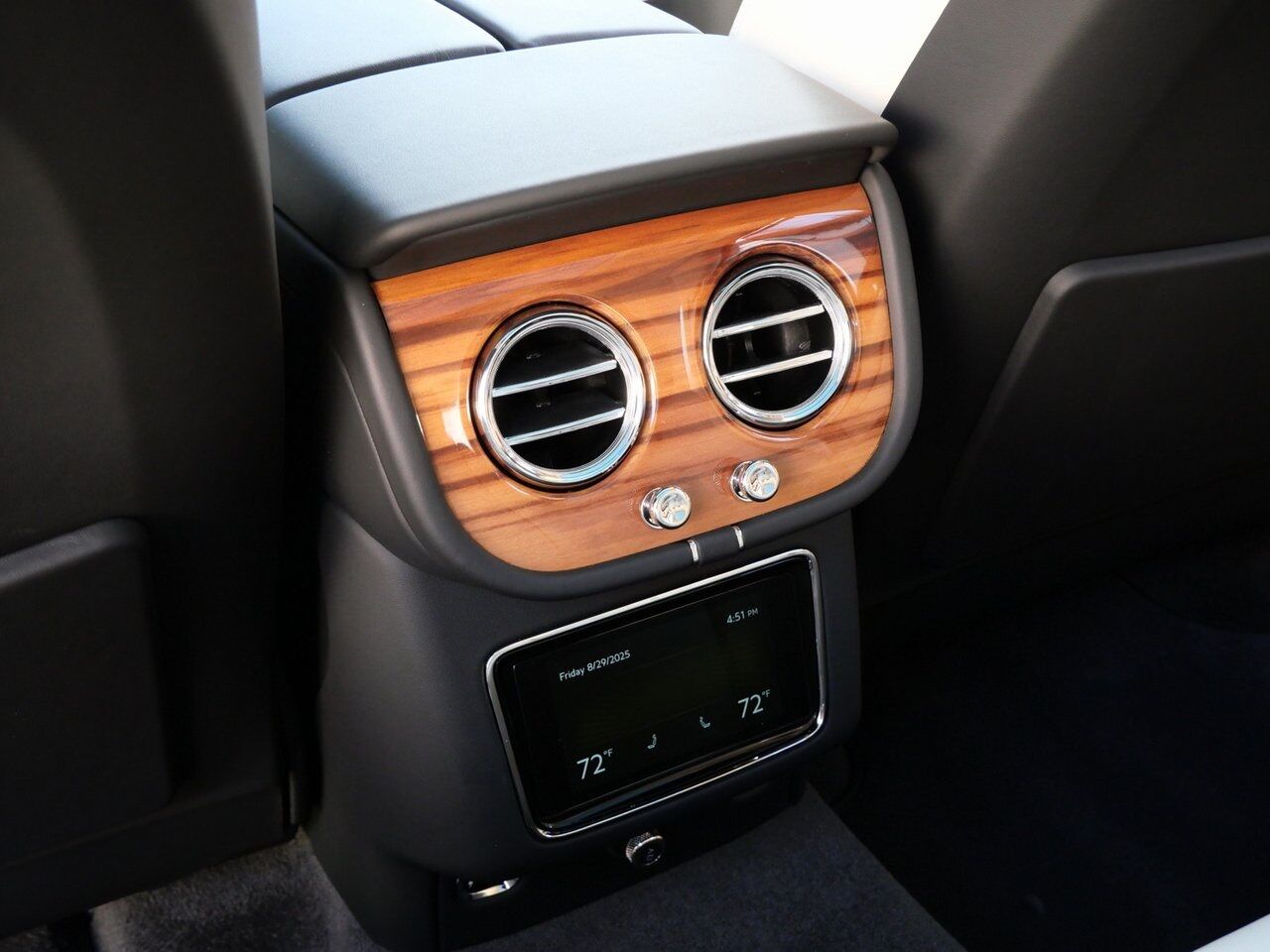 2025 Bentley Bentayga Hybrid Lawrence KS