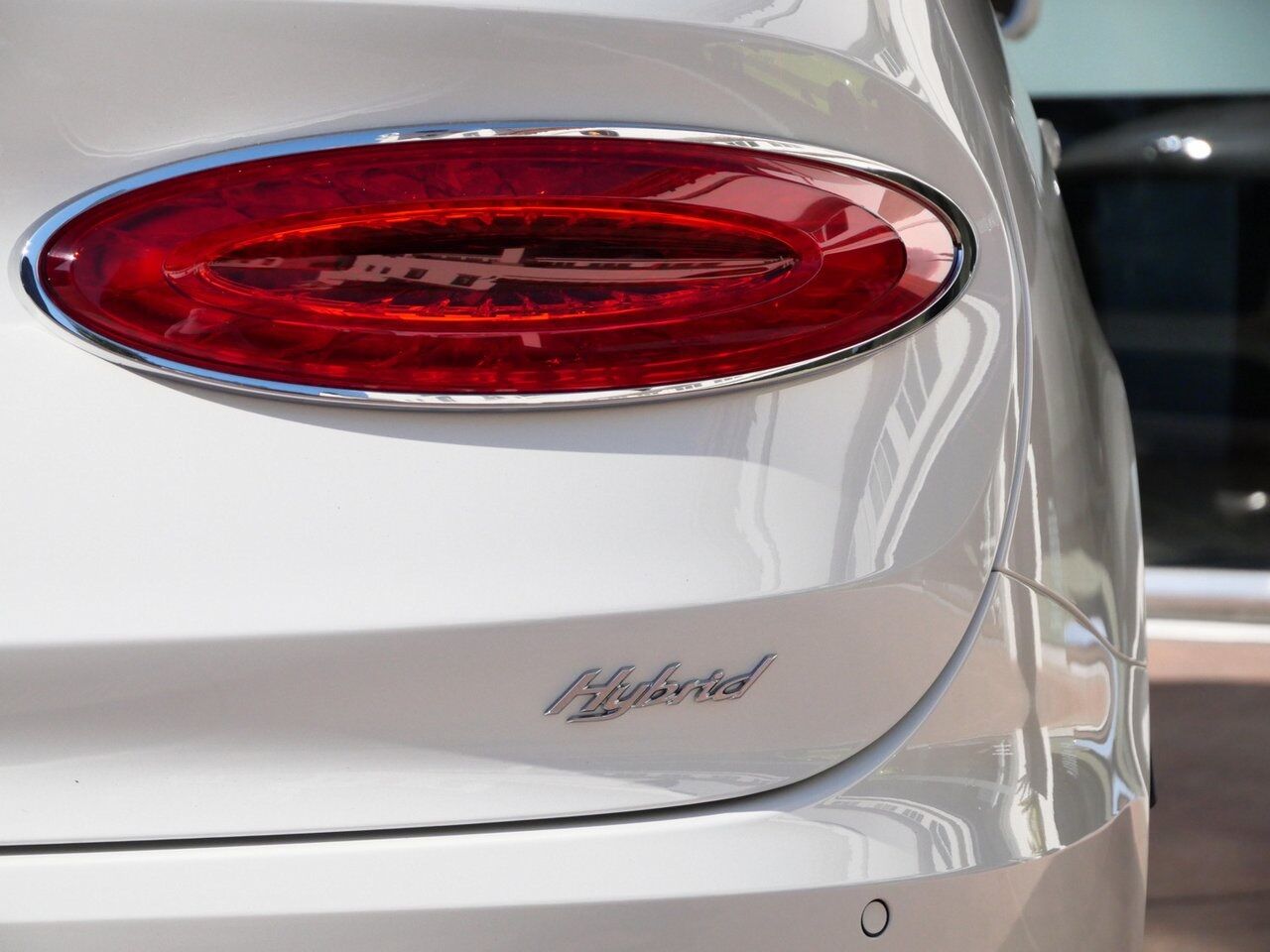 2025 Bentley Bentayga Hybrid Lawrence KS