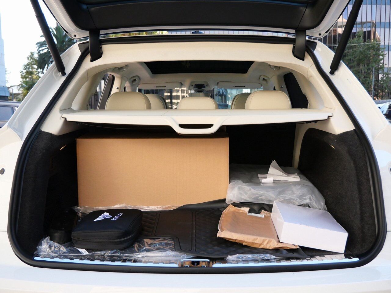 2025 Bentley Bentayga Hybrid Lawrence KS