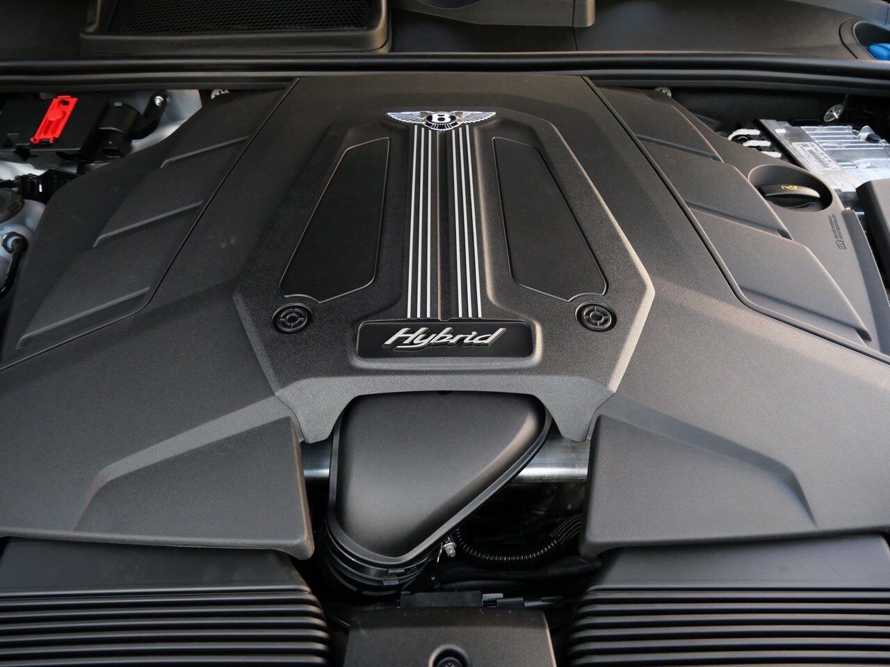 2025 Bentley Bentayga Hybrid Lawrence KS