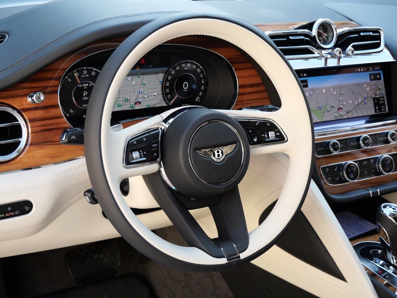 2025 Bentley Bentayga Hybrid Lawrence KS