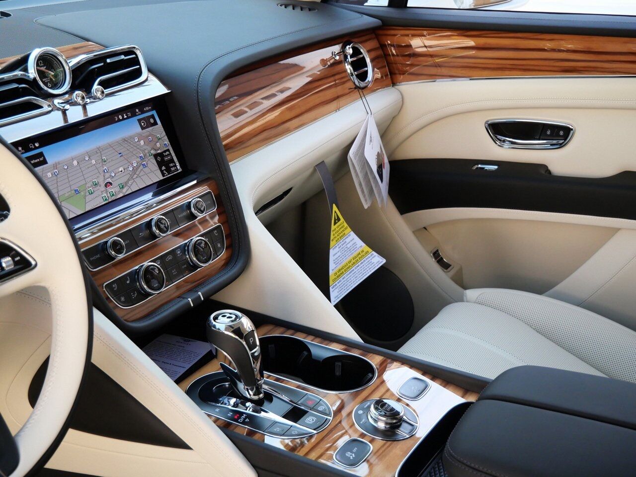 2025 Bentley Bentayga Hybrid Lawrence KS