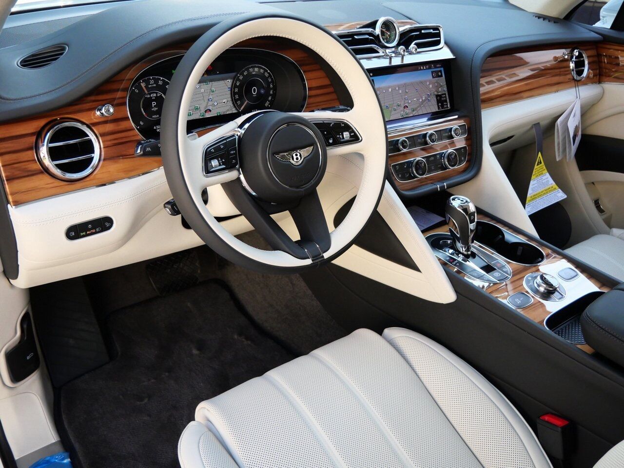 2025 Bentley Bentayga Hybrid Lawrence KS