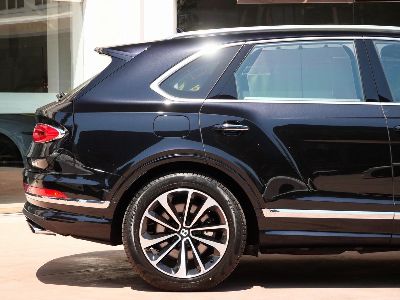 2025 Bentley Bentayga Hybrid Lawrence KS