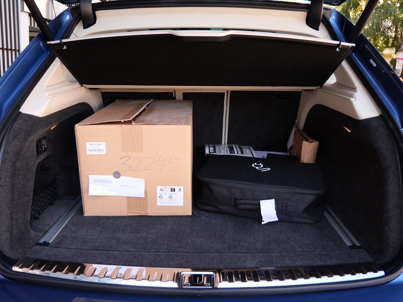 2025 Bentley Bentayga Hybrid V6 Lawrence KS