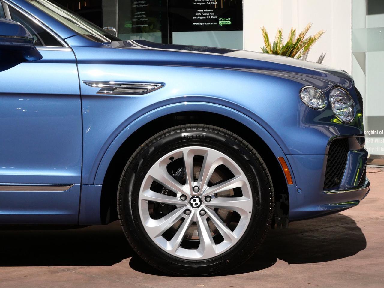 2025 Bentley Bentayga Hybrid V6 Lawrence KS