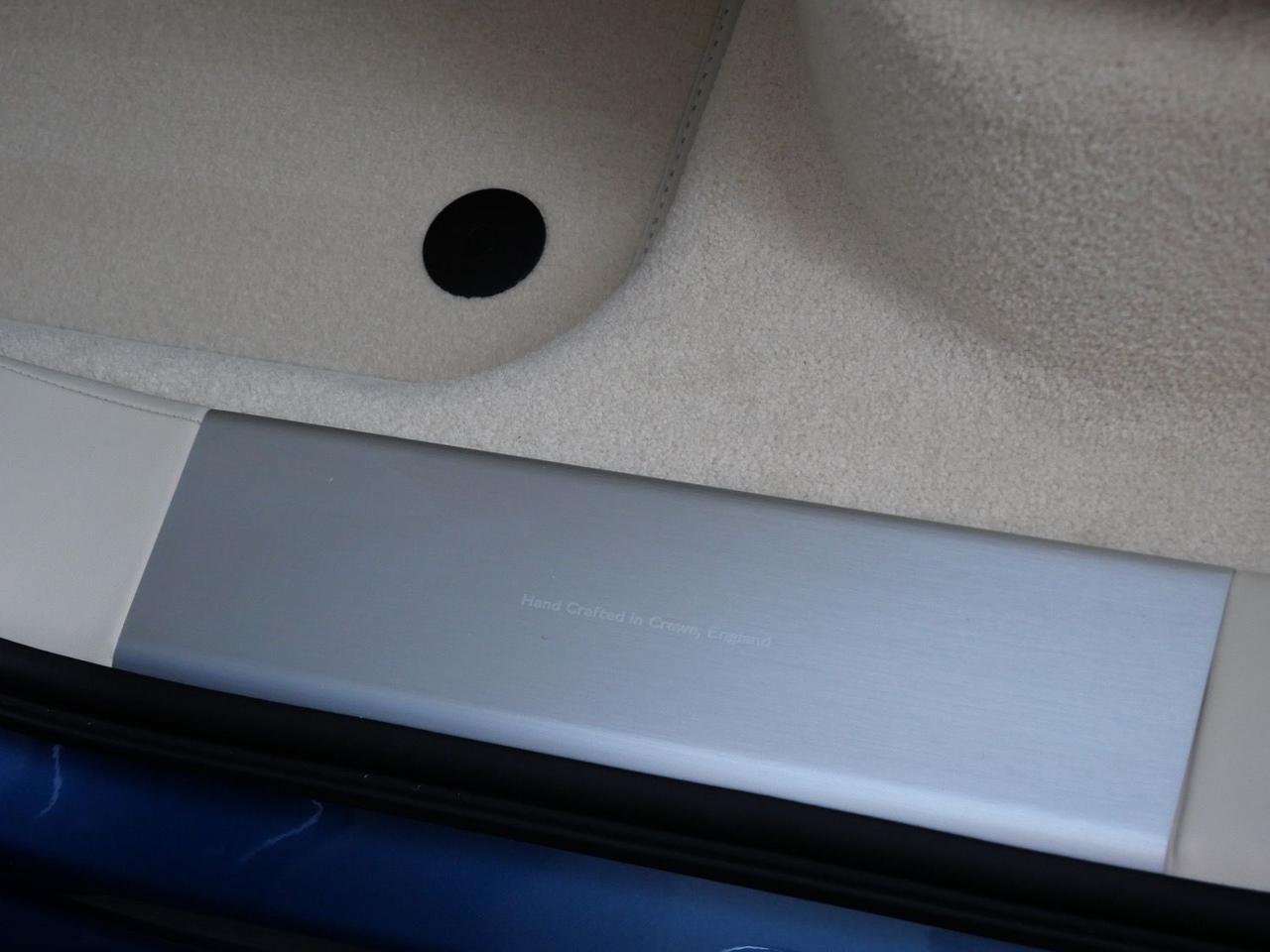 2025 Bentley Bentayga Hybrid V6 Lawrence KS