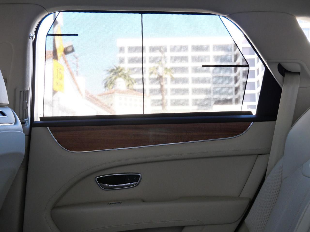 2025 Bentley Bentayga Hybrid V6 Lawrence KS