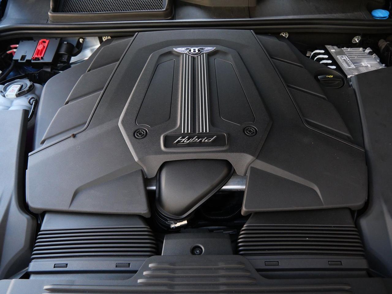 2025 Bentley Bentayga Hybrid V6 Lawrence KS