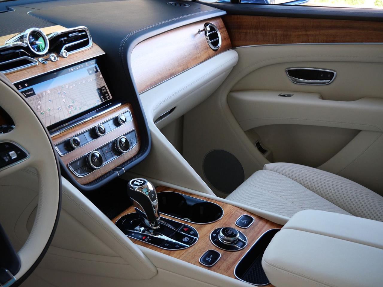 2025 Bentley Bentayga Hybrid V6 Lawrence KS