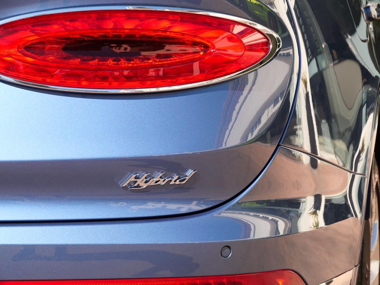 2025 Bentley Bentayga Hybrid V6 Lawrence KS