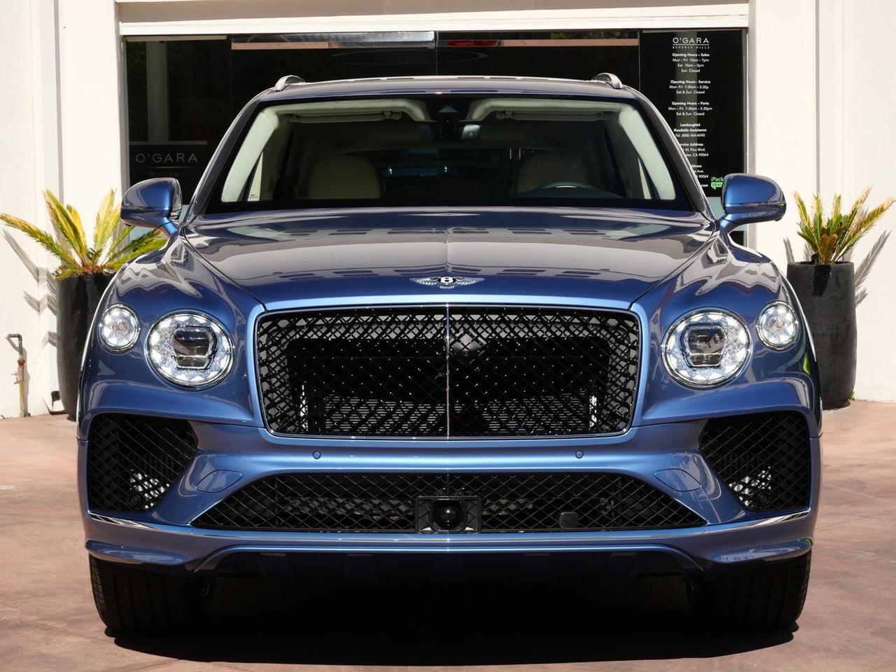2025 Bentley Bentayga Hybrid V6 Lawrence KS