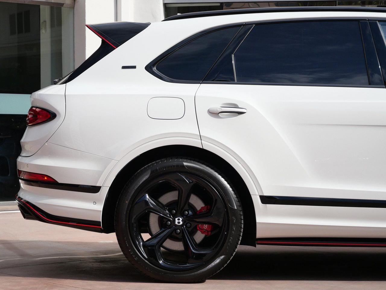 2025 Bentley Bentayga S Black Edition Lawrence KS