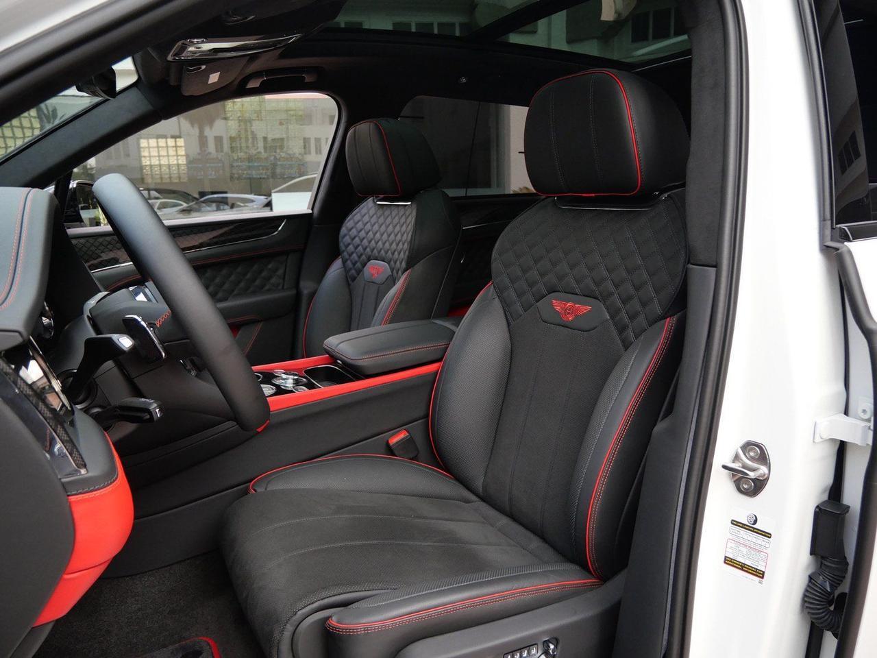 2025 Bentley Bentayga S Black Edition Lawrence KS