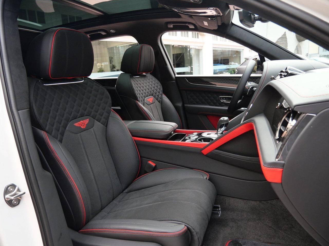 2025 Bentley Bentayga S Black Edition Lawrence KS