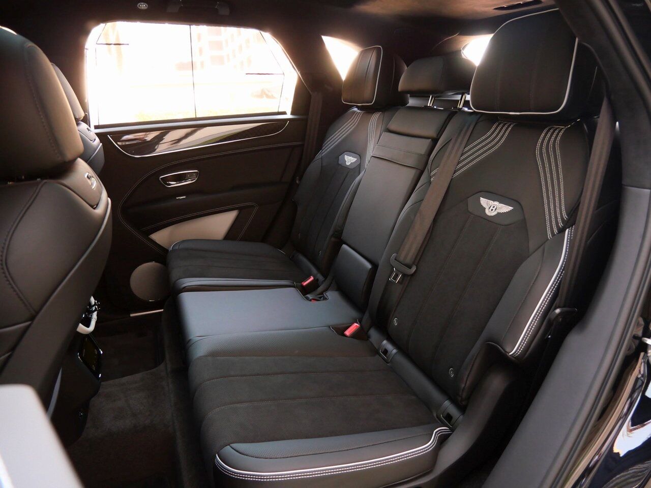 2025 Bentley Bentayga S Black Edition Lawrence KS