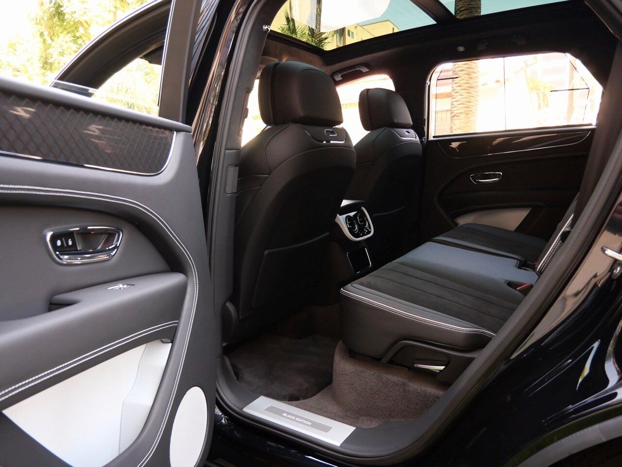 2025 Bentley Bentayga S Black Edition Lawrence KS
