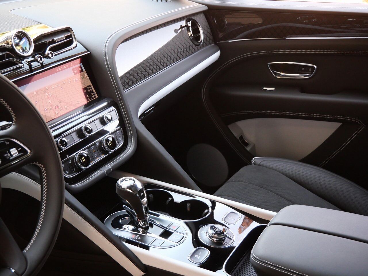 2025 Bentley Bentayga S Black Edition Lawrence KS