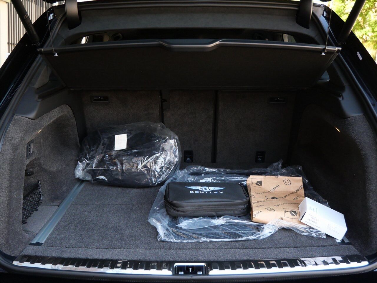 2025 Bentley Bentayga S Black Edition Lawrence KS