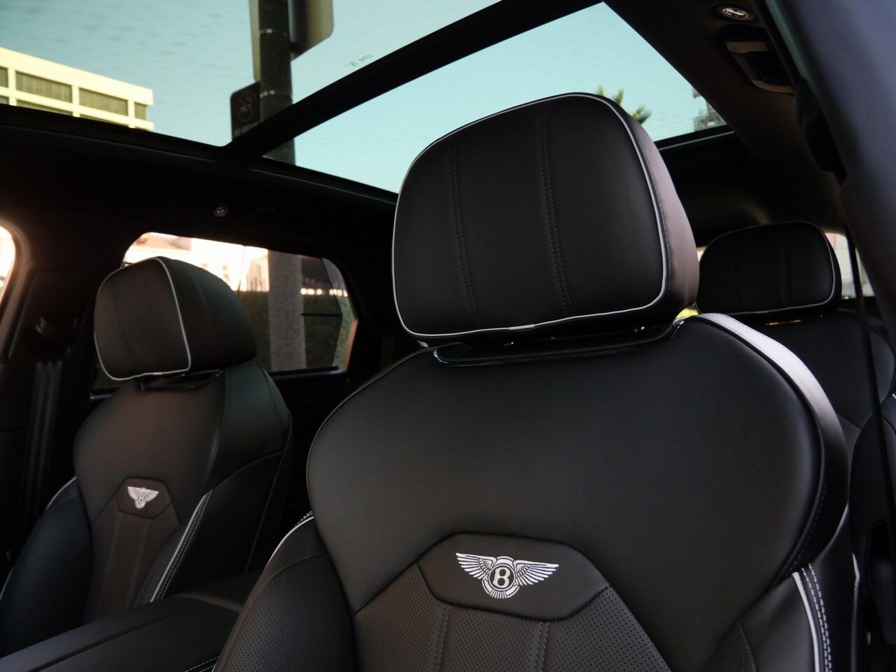 2025 Bentley Bentayga S Black Edition Lawrence KS