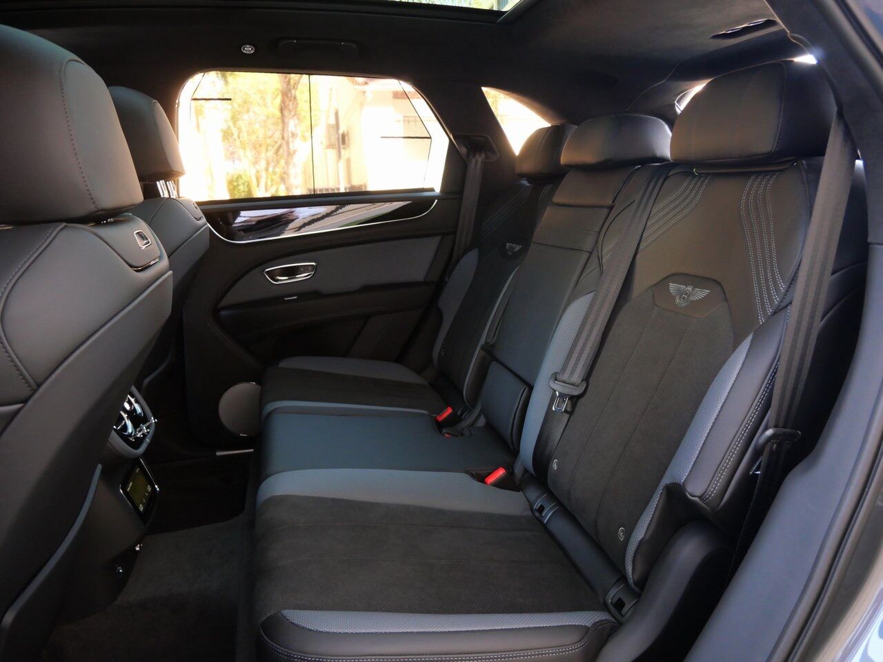 2025 Bentley Bentayga S Lawrence KS