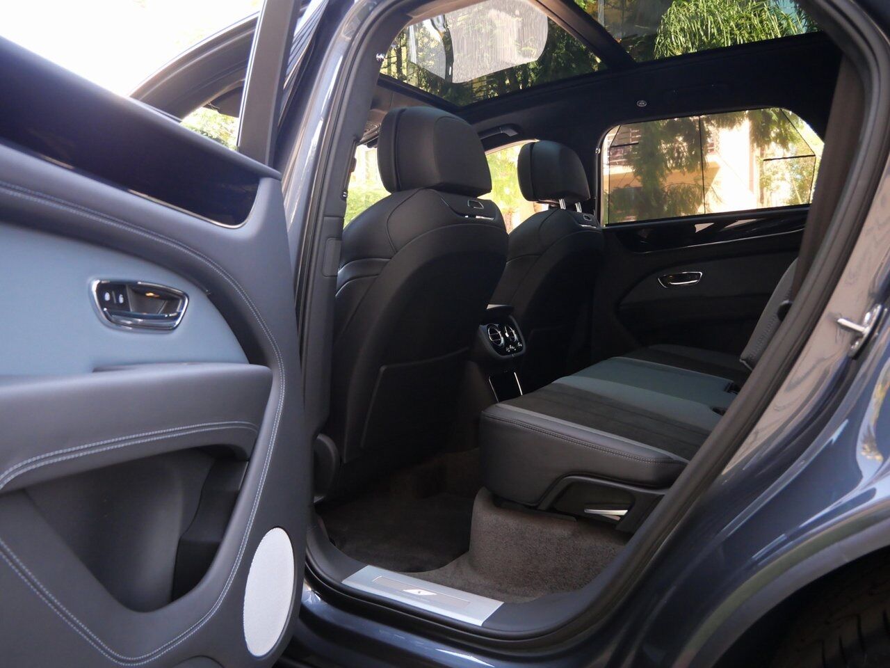 2025 Bentley Bentayga S Lawrence KS