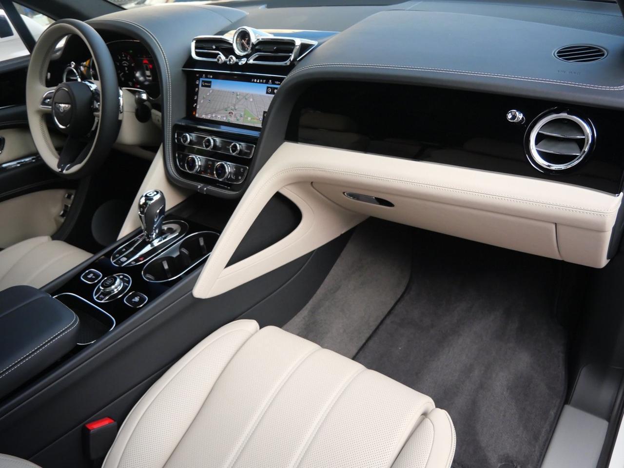 2025 Bentley Bentayga V8 Lawrence KS