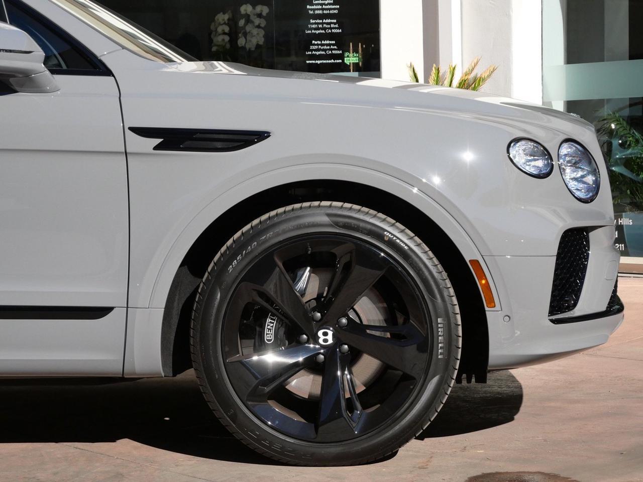 2025 Bentley Bentayga V8 Lawrence KS