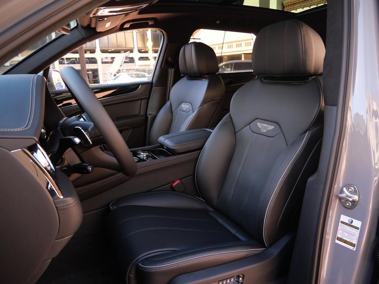 2025 Bentley Bentayga V8 Lawrence KS