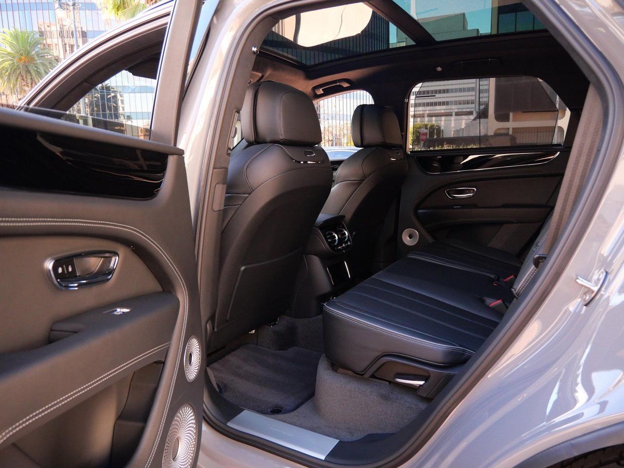 2025 Bentley Bentayga V8 Lawrence KS