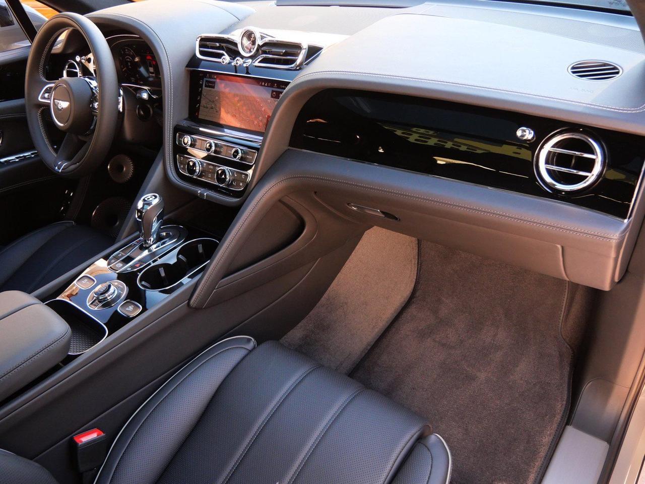 2025 Bentley Bentayga V8 Lawrence KS